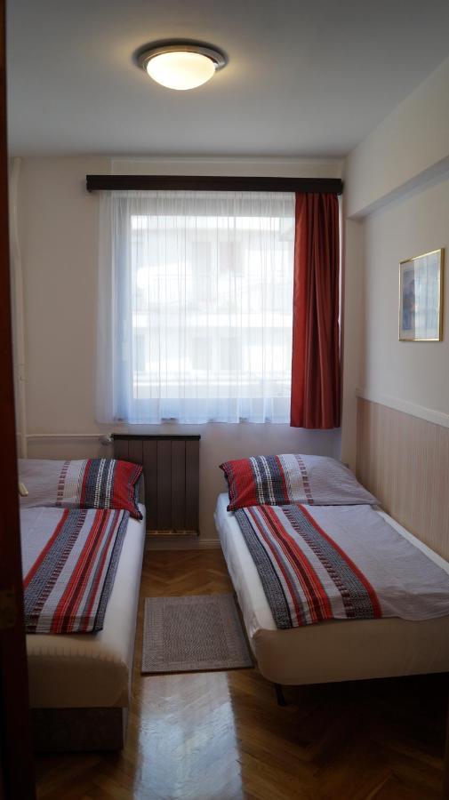 Apartment Sinko - Free Garage Parking, Central, 2 Bedrooms 4 Single Beds, Flexi Check-Out بودابست المظهر الخارجي الصورة